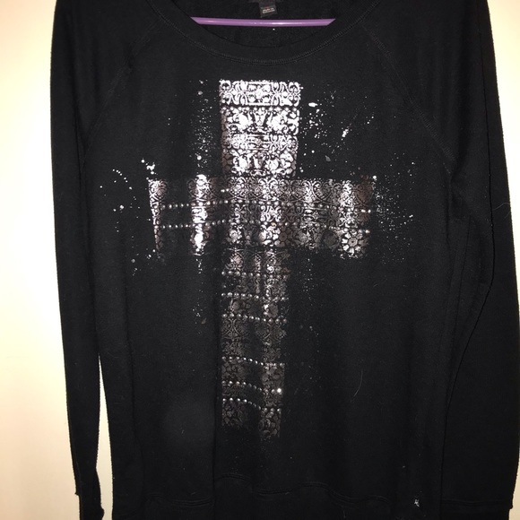 light weight beautiful cross logo sweater - Picture 1 of 7